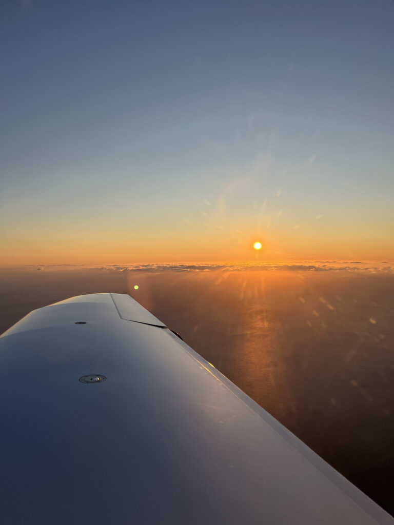 Zonsopkomst na opstijgen LIET