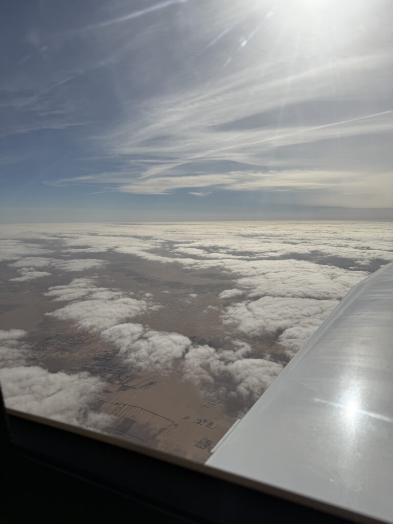 Terug over de Sahara. Iets meer bewolking